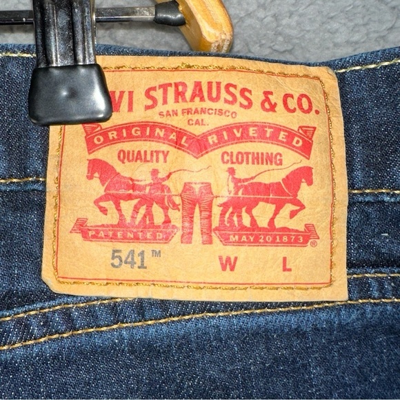 Levi's 541 Jeans Mens 46x32 (44x32) Blue Athletic Taper Fit Big & Tall Cowboy - Picture 2 of 12